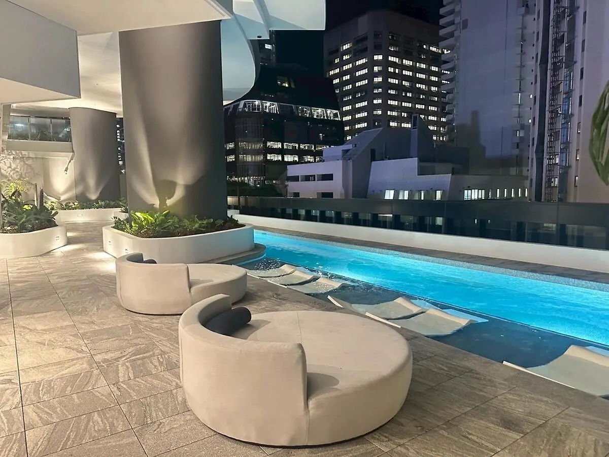 Queens Wharf Elegant High-Rise Living بريزبين